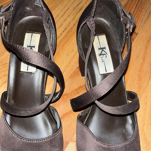 Brown satin block heel crossover Sz 9 - Picture 5 of 13